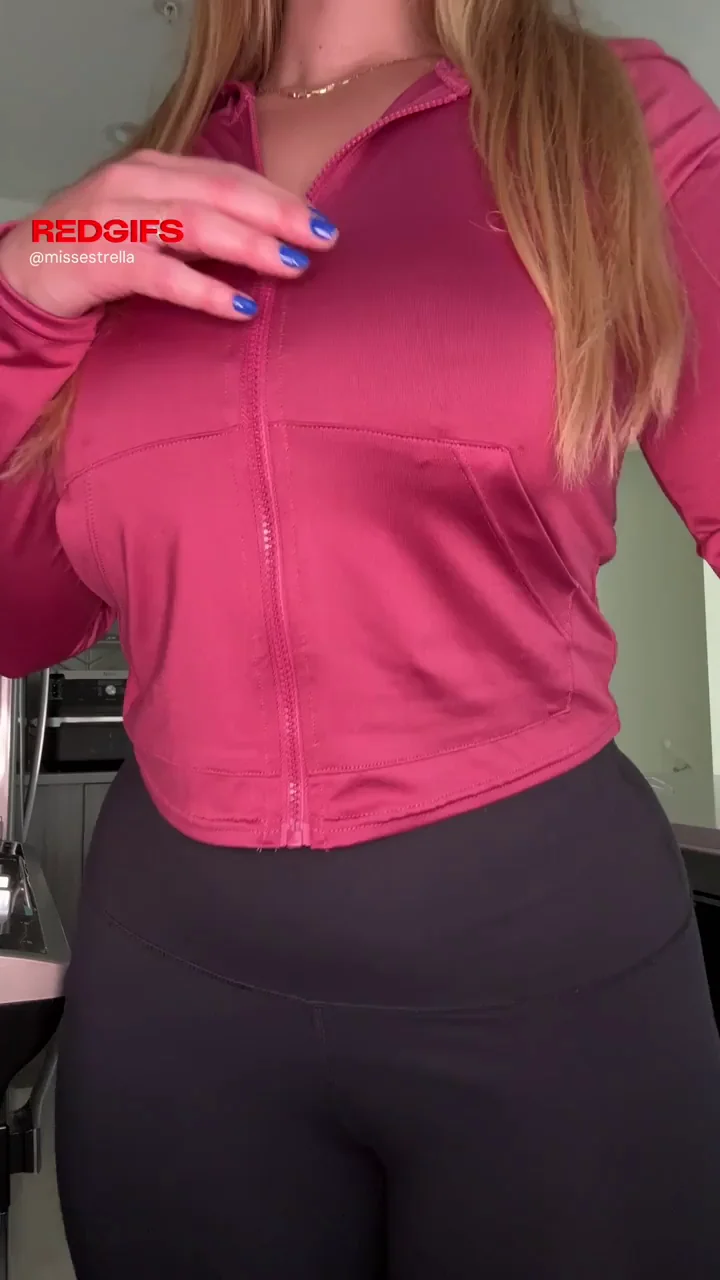 Bury Your Face in My Massive Tits 😍🔥