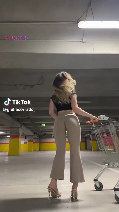 Giulia Corrado's Garage Ass Tease: TikTok Cart Twerk Explosion
