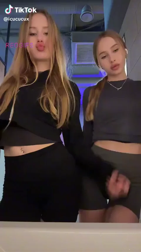 🍑🔥 @isususux Teen Duo Shaking Massive TikTok Booties 🍑