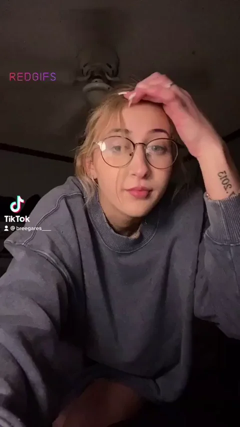 @breegares___