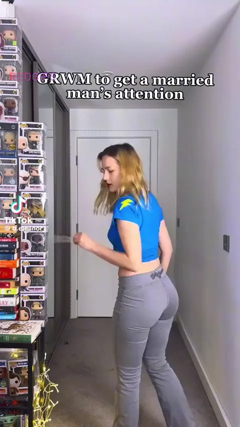 🔥 @b.eleanor_ Teases with Juicy Ass & Big Tits in Tight Fits! 🍑💦