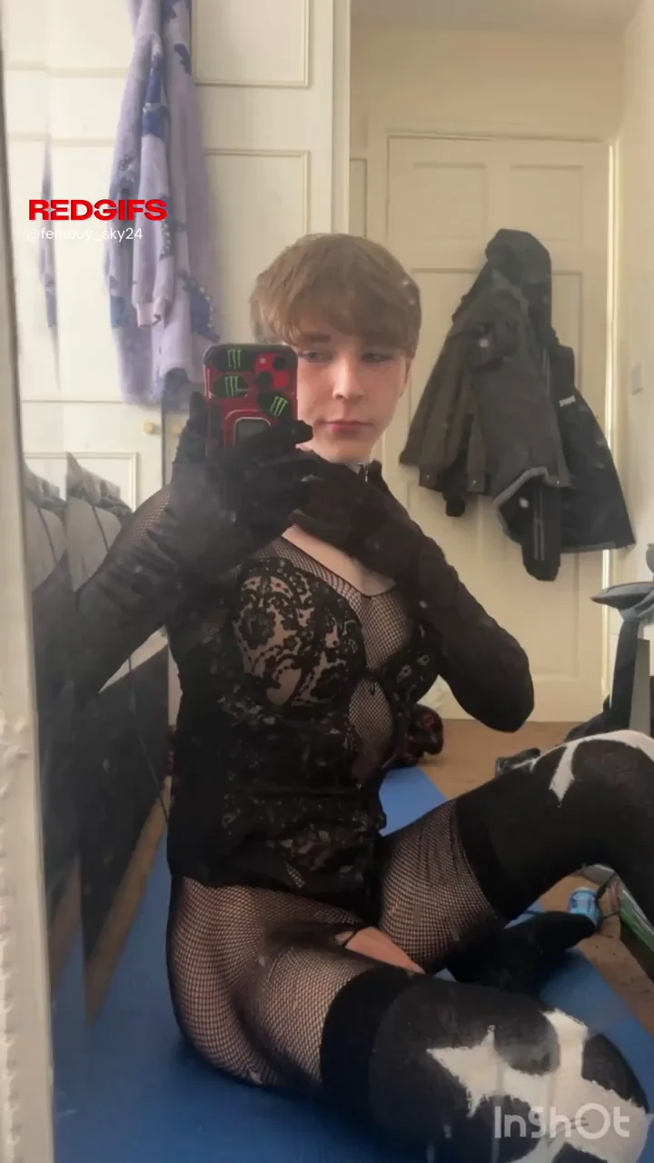 Anyone need a hand ?