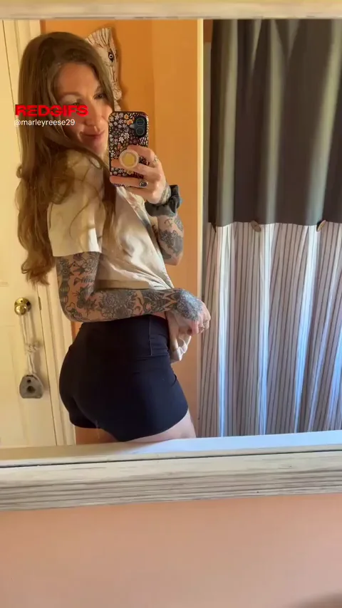 never wearing panties :)