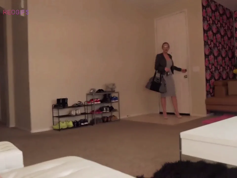 Breeding mommy's hole is better than jerking off alone