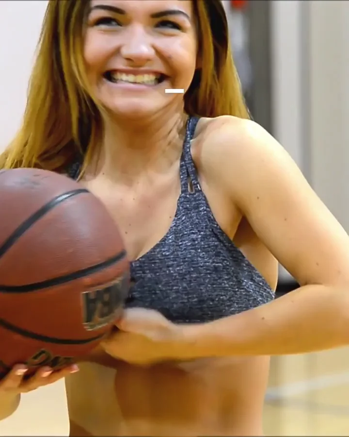 Flashing a Coach at the Gym! [01:00]