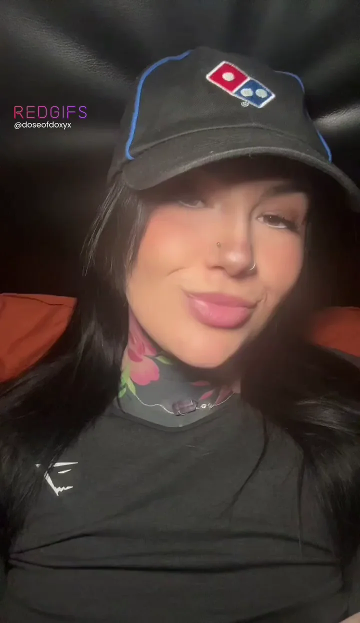 When the goth girl delivers your pizza and flashes her tits, wyd