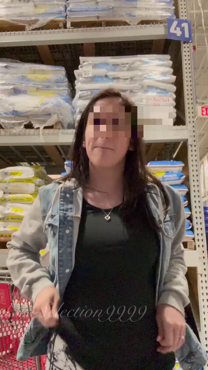 Hotwife's Aisle Tease: Hubby's Shocked by My BBC Load Special! 🍆💦🤭