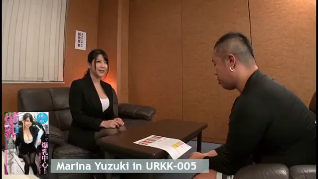 Marina Yuzuki | Busty saleswoman (From r/MarinaYuzuki)