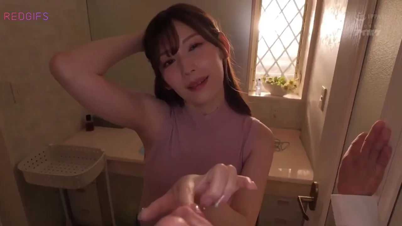 U might enjoy the taste of Akari Tsumugi’s sweat under her armpits if UR a hentai