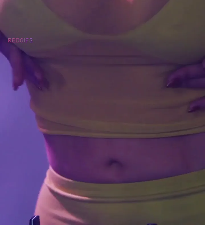 LaSirena69 🎧 Headphones & Huge Tits Tease 💦
