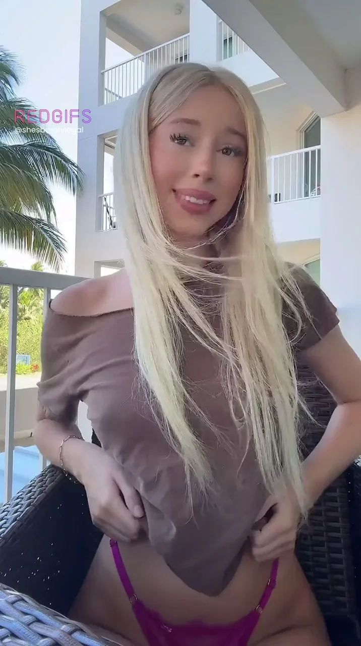 Vacation Balcony Tit Flash 😈🌴🍈🍈