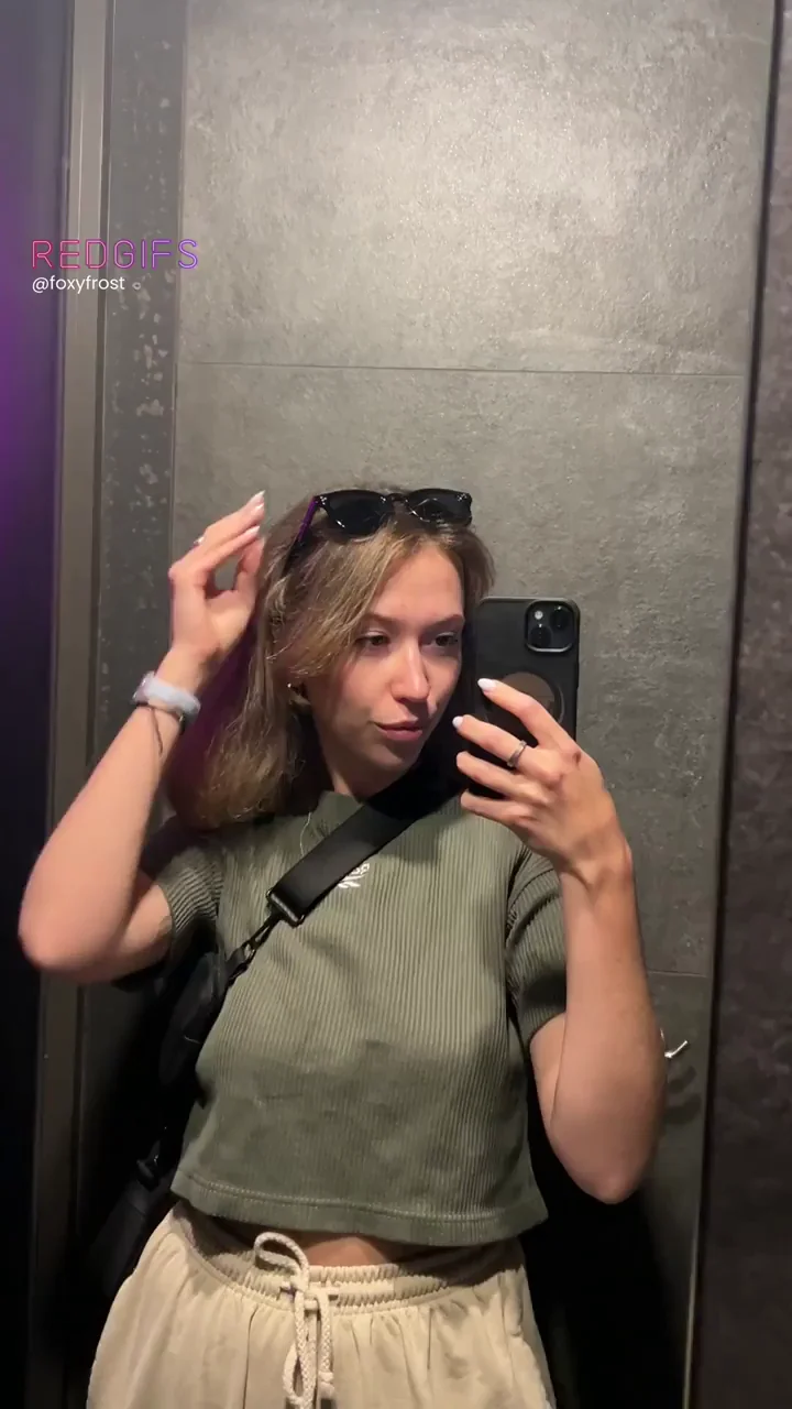 Showed my hot boobs on gas station