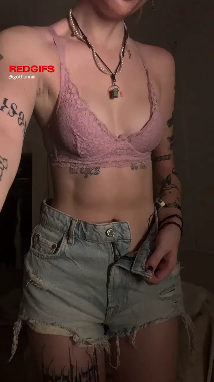 Inked Slut Ditches Clothes: Tatted Tits & Juicy Ass Tease