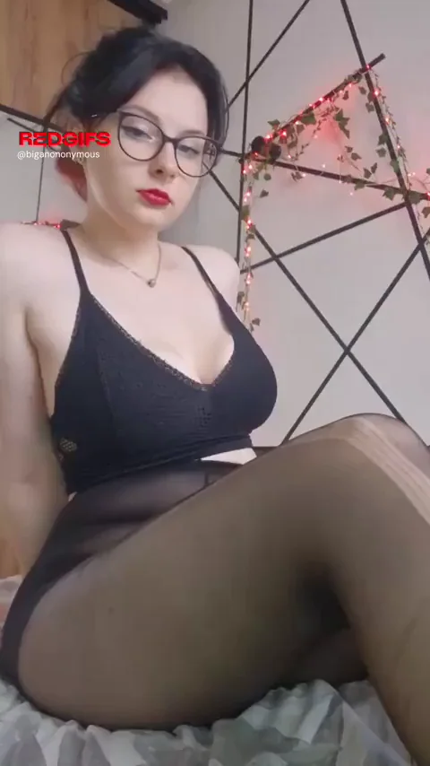 I feel so hot in these pantyhose