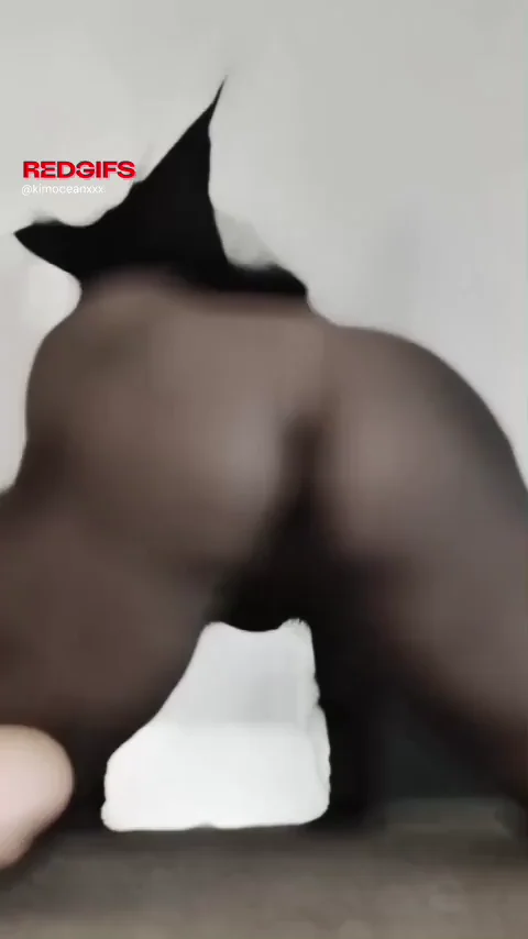 Big booty Ebony Witch twerking naked