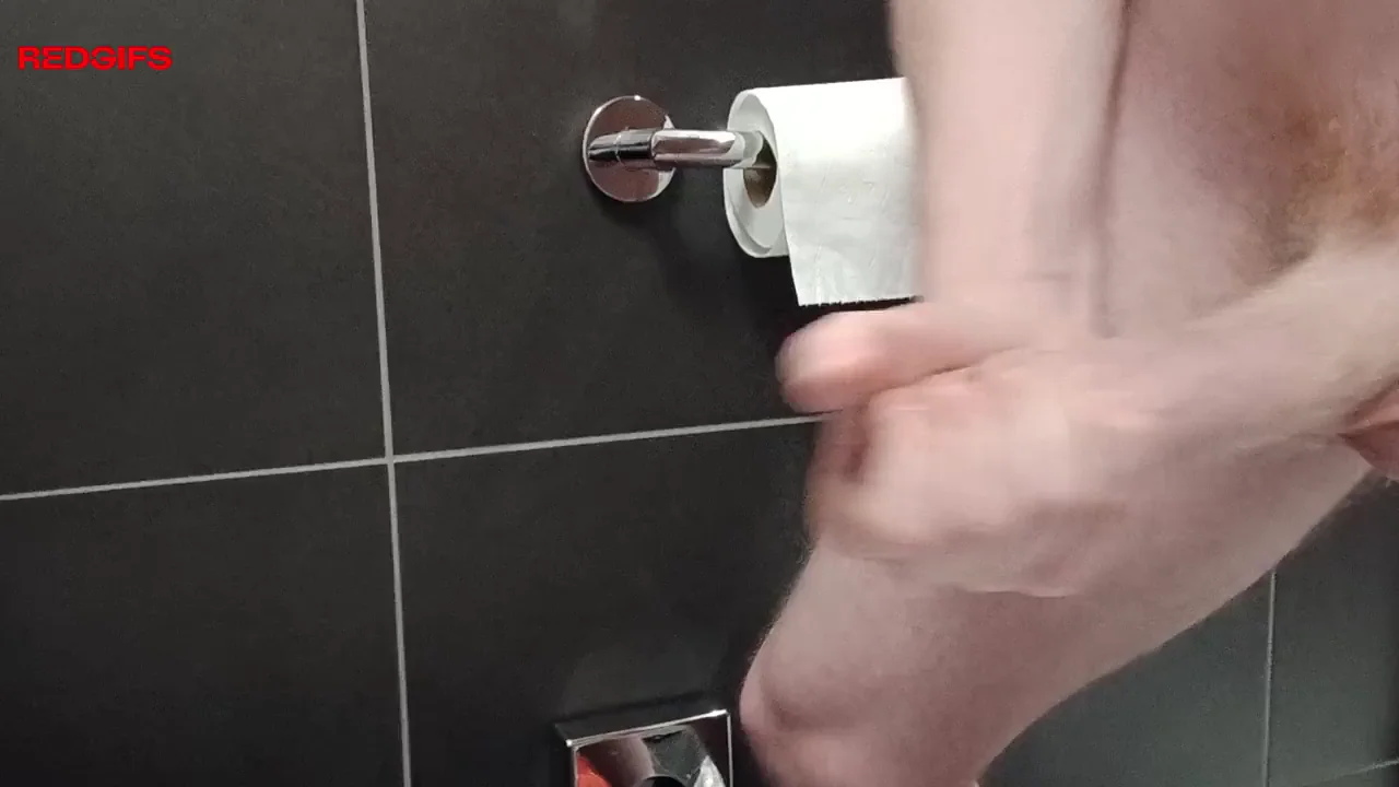 18 virgin, great toilet cumshot