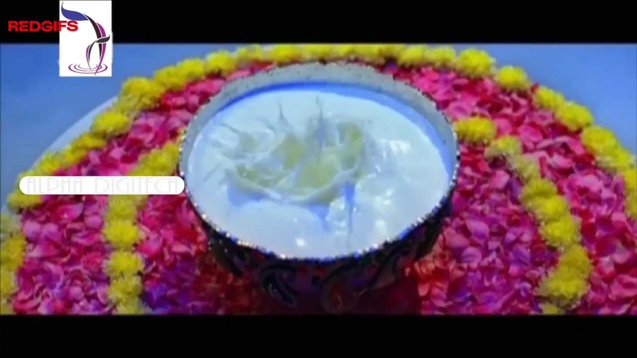 Ramya (Divya Spandana) Sexy Belly Tease 🔥🍑