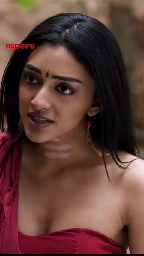 Preity Mukhundhan's Massive Desi Tits in Red Saree 😍🍒