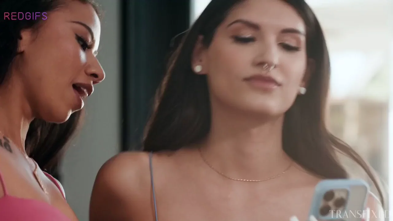 Ameena Green & Zariah Aura's Steamy TS Scissoring to Rage Exes 😈🍑💦