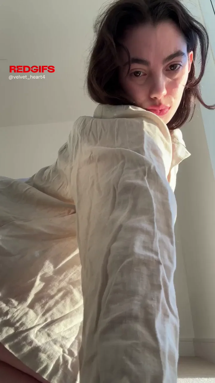 Petite Brunette's No-Panty Skirt Tease 💙🍑🔥