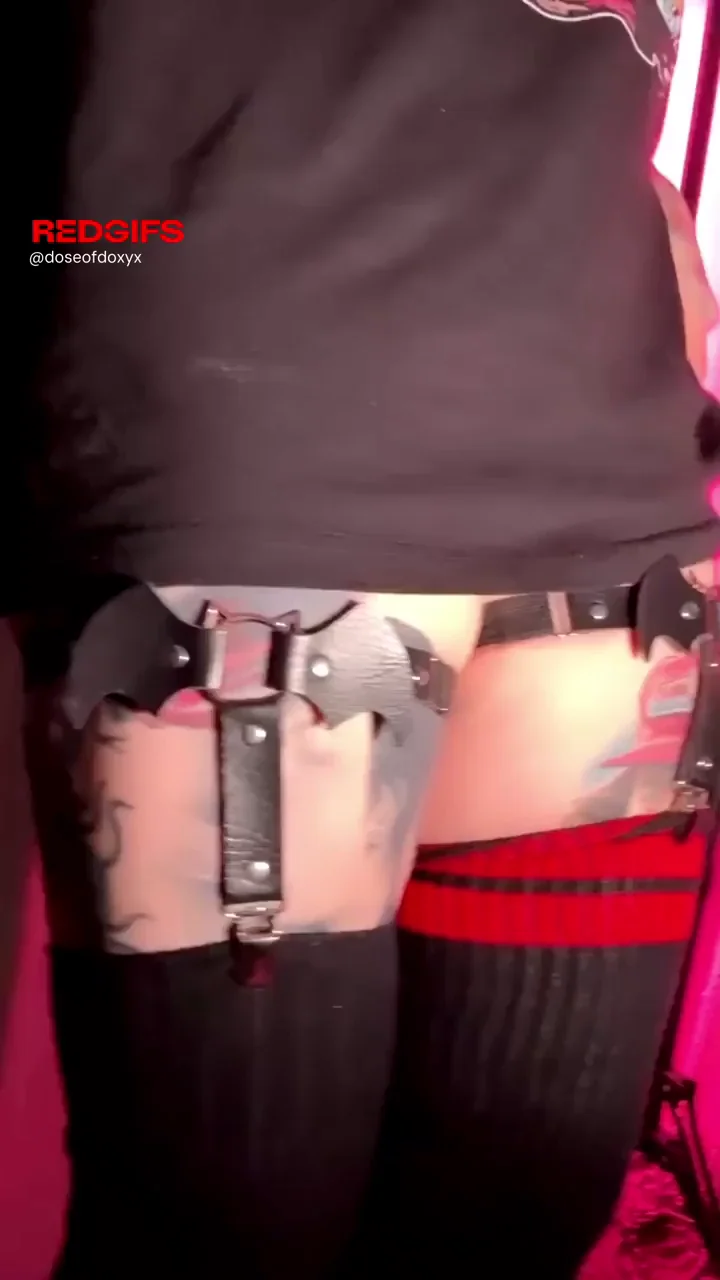 Goth Slut's Pussy Tease: Lick It Without Ruining Our Friendship 😈👅💦