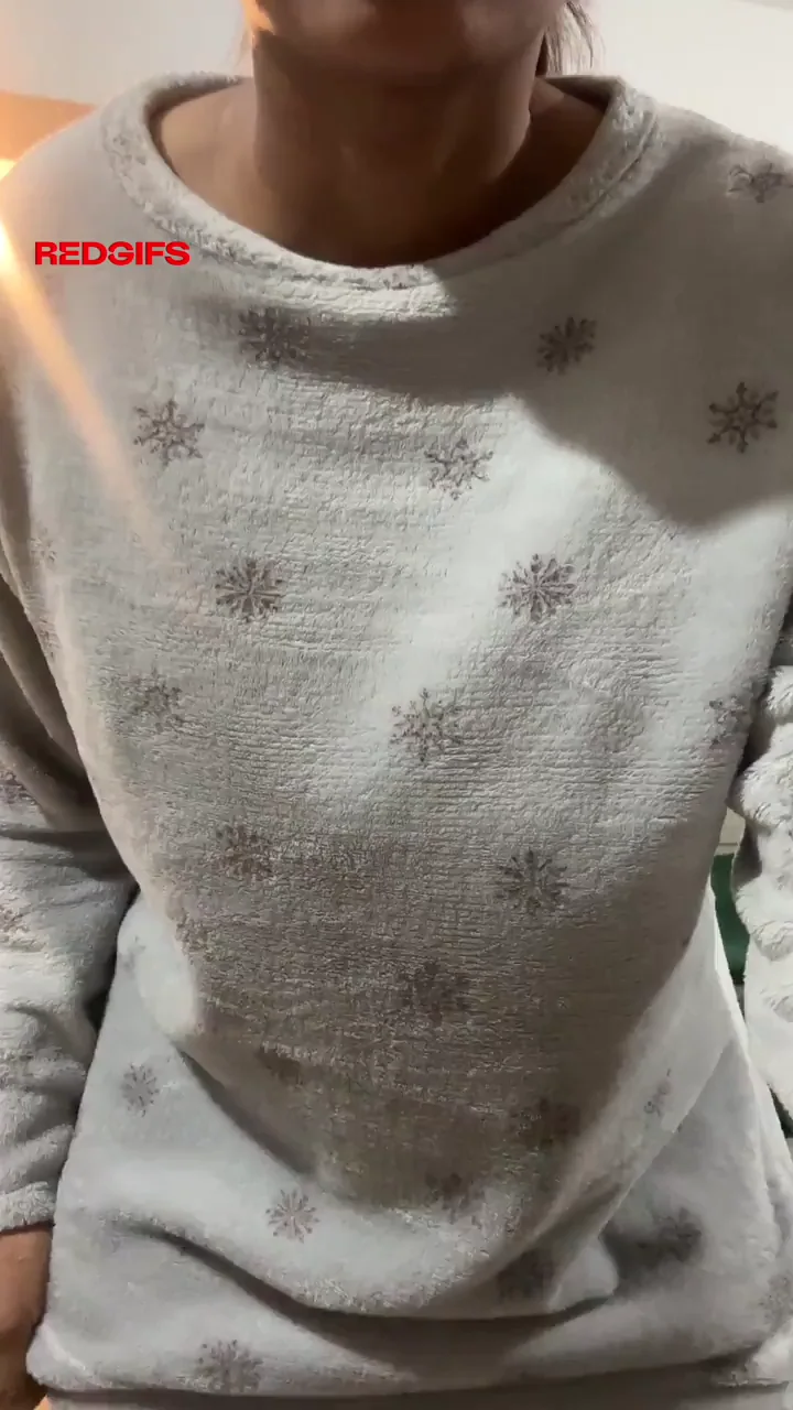 Woke Up Horny: Ebony Babe Flashes Tits and Pussy