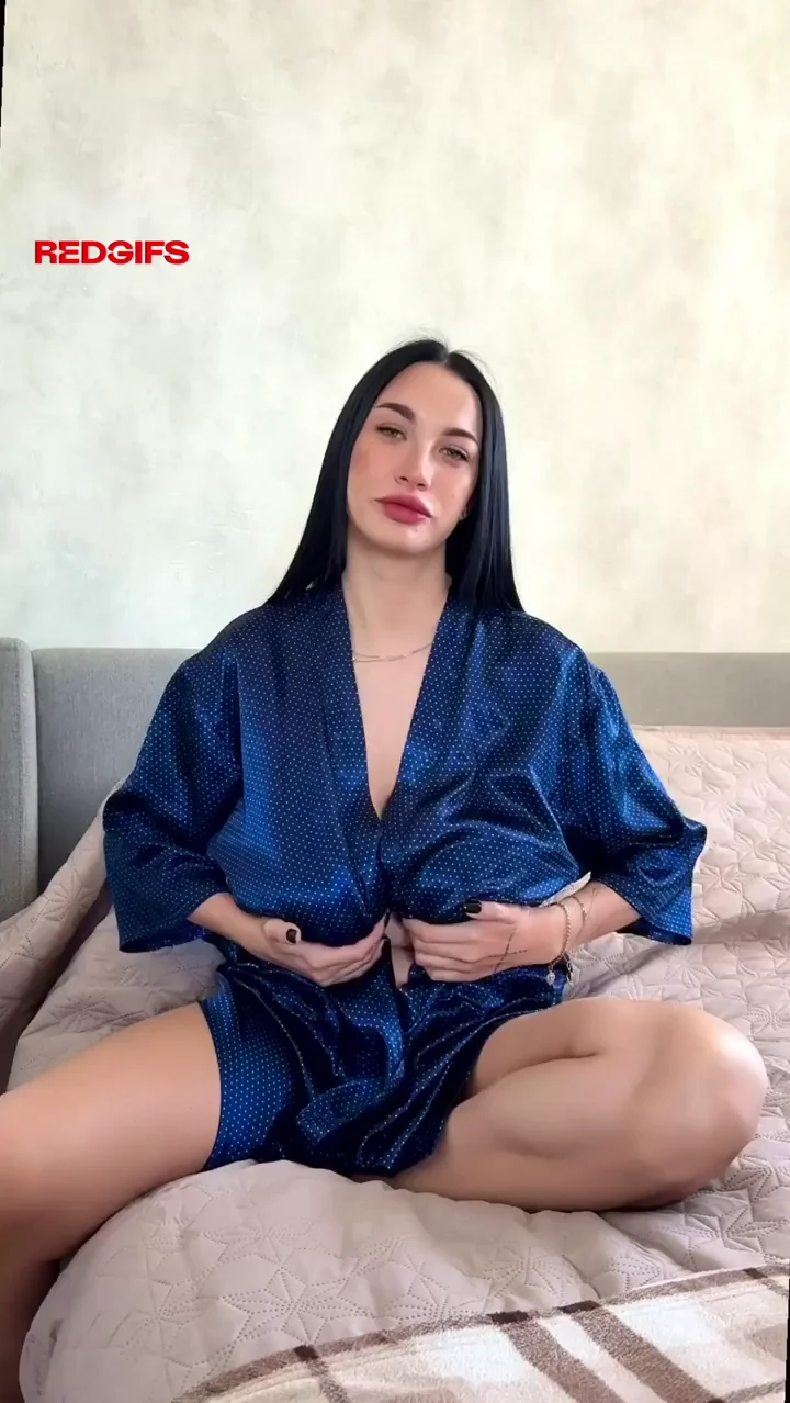Latina Hottie Shakes Her Massive Natural Tits in Silk