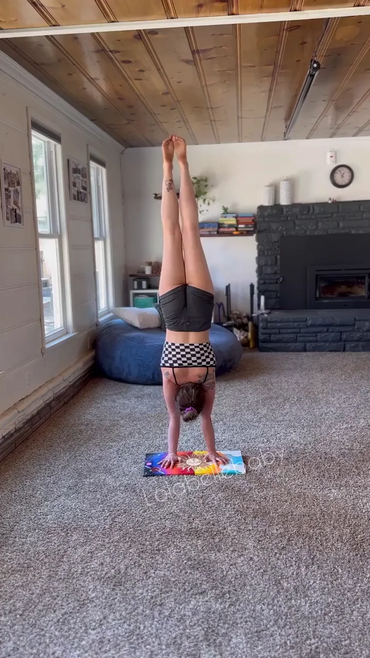 🔥 Hot Babe's Booty Shorts Handstand Tease Collection 💦
