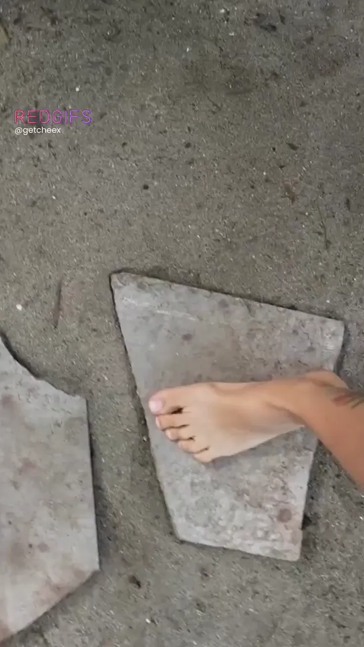 Sneaky play with the camera before the beach