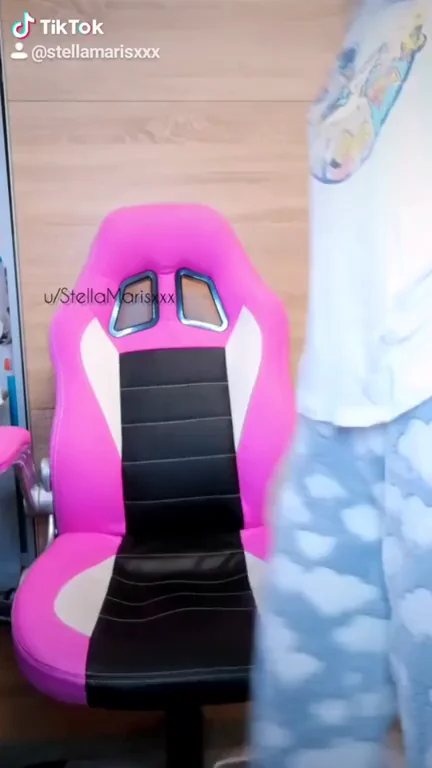 Chair Vibin' Wild? My Pink Gamer Throne's Got a Mind of Its Own 😏🪑💦