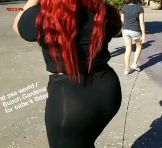 Throwback to when I was 220 lbs, I still wanted all the attention back then 🍑
