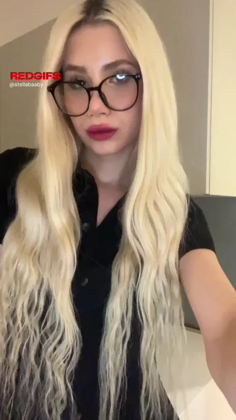 Petite Tranny Tease in Glasses Begs Straight Dudes to Heart Her Tits 💖🍆