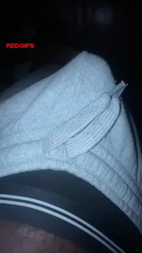 19yo London’s BBC Surprise Bulge Tease
