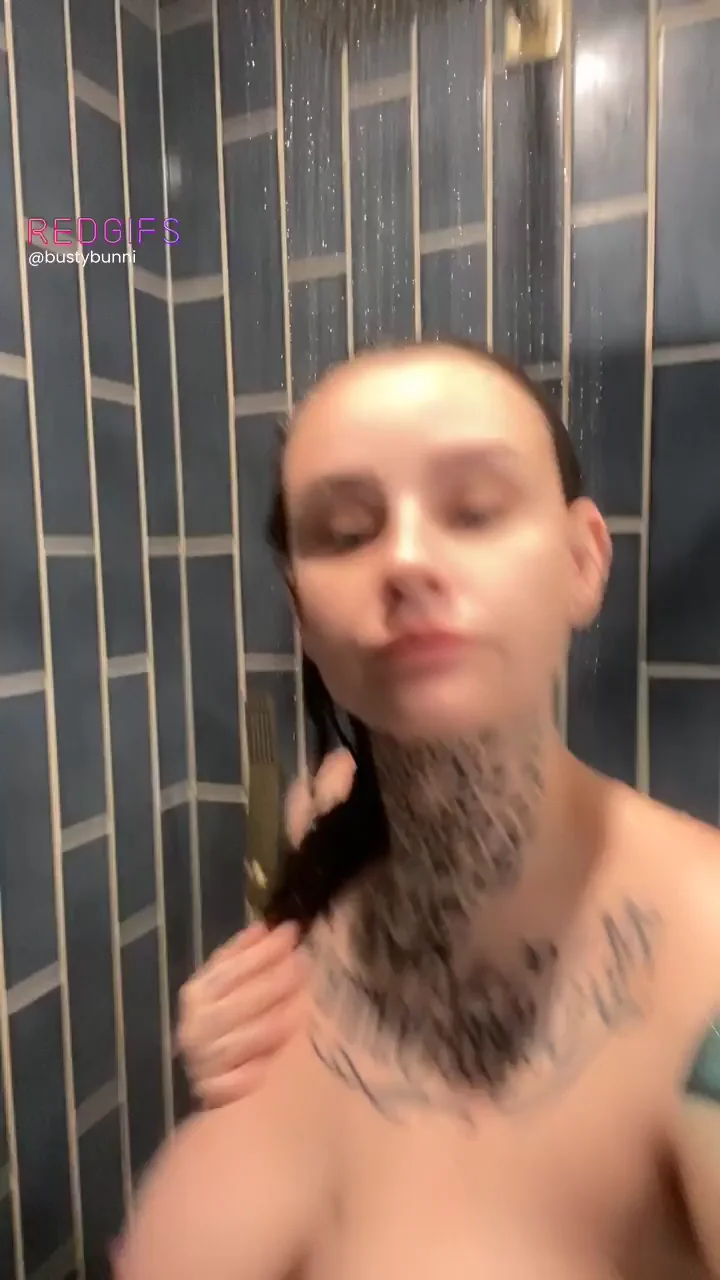 🔥 Hot Goth Babe's Steamy Shower Tease 💦🍒