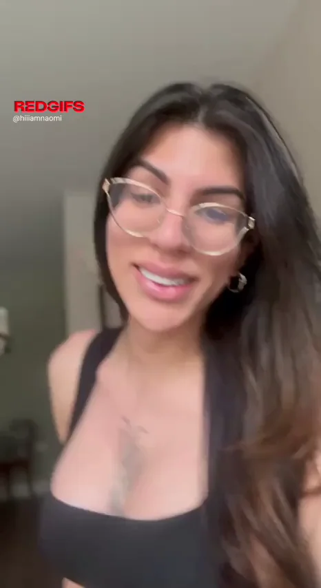 🔥 She's a Perfect 10 Slut Shoving His Huge Wand Up Her Ass 😈🍑