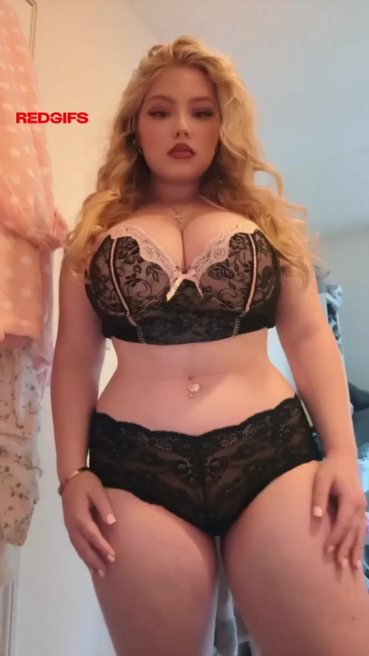 Barely legal blondie