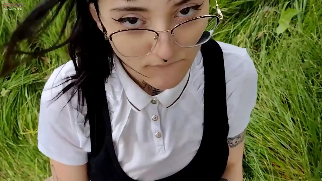 This farmer girl is so submissives.
