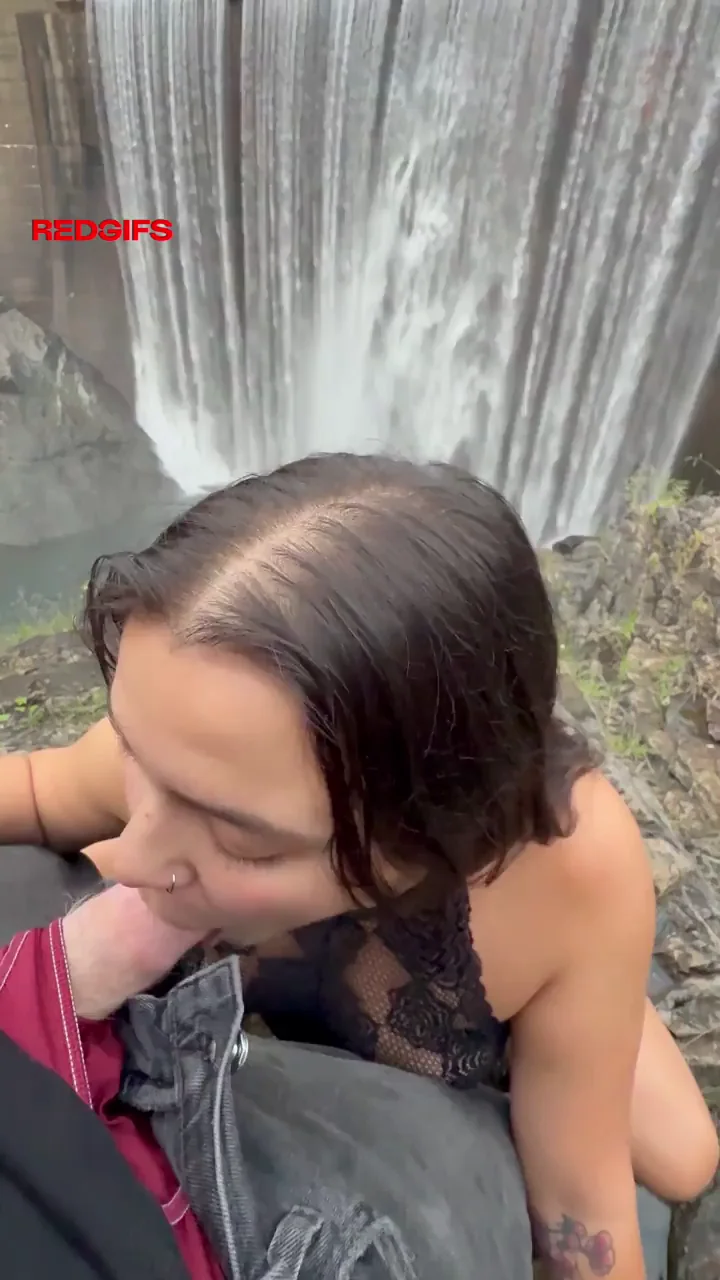 Cute Thick Babe Deepthroats Big Dick by Waterfall 😈💦🍆