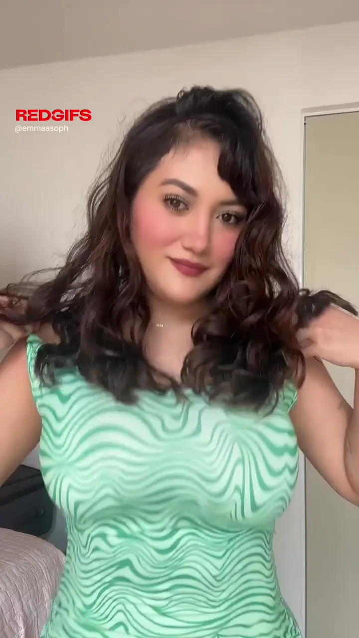 Juicy MILF Boobs Bouncing Wild 😍💦