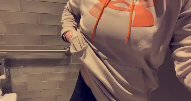 🍈 Juicy Boobies Teasing at Work? 😈