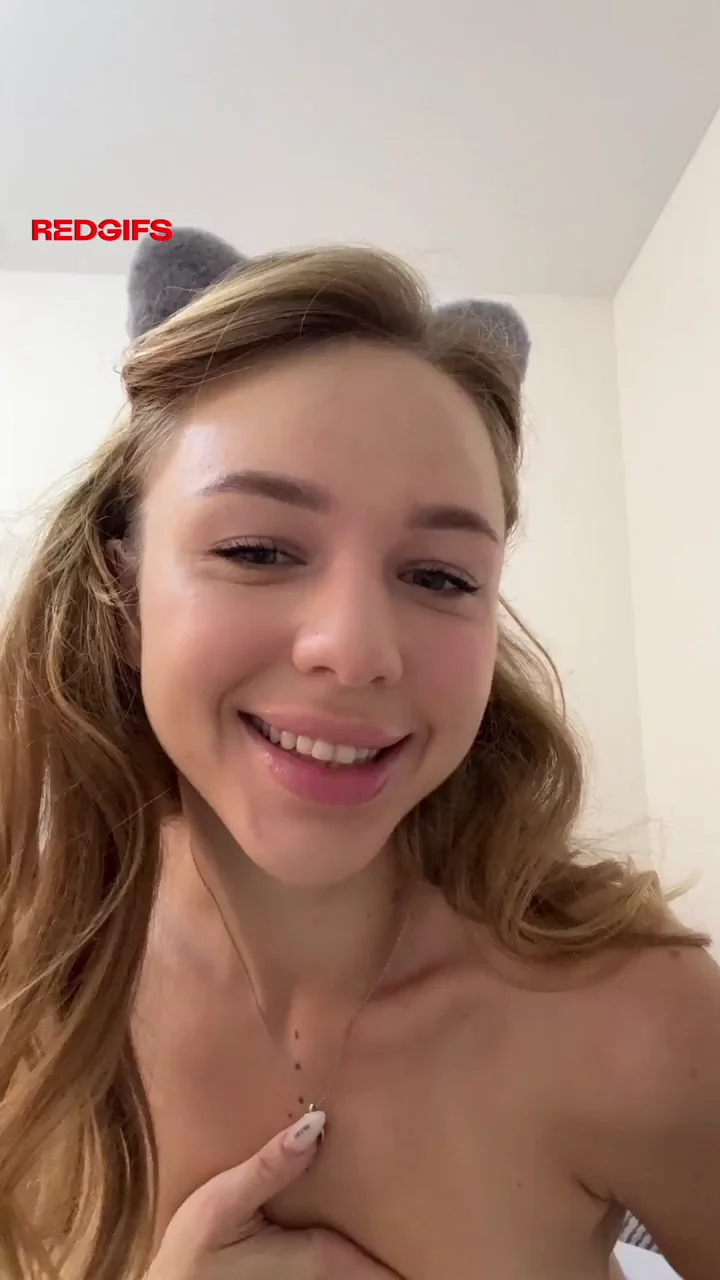 Tiny tits are meant to be flashed