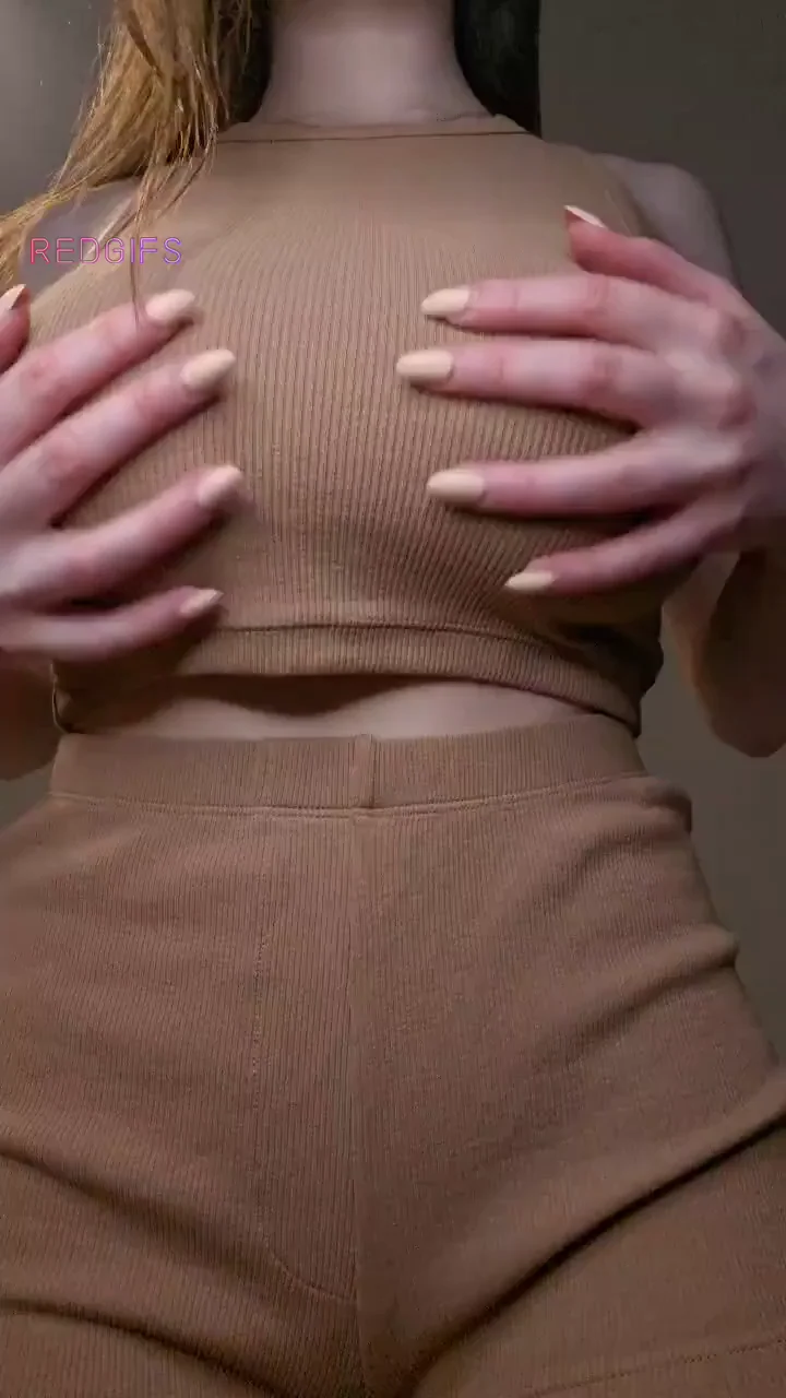 By dropping my tits, I’m afraid to cause an earthquake 🤭