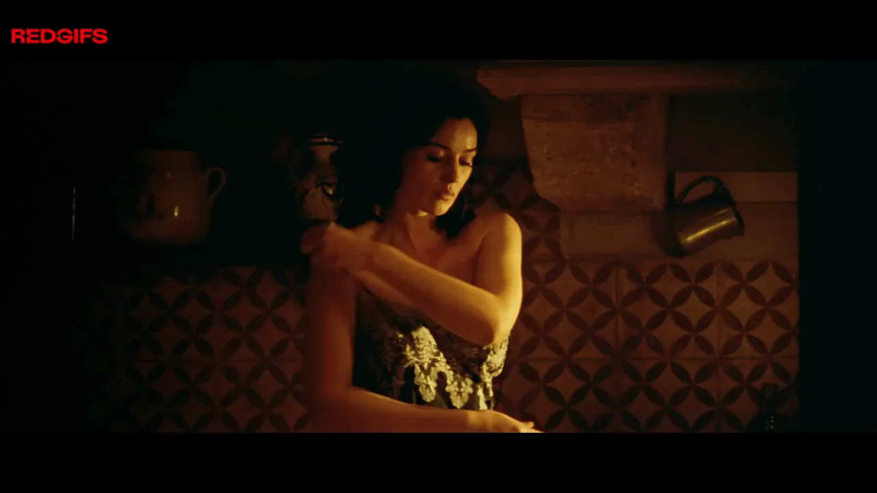 [1080p60fps] Malèna (2000) - Monica Bellucci