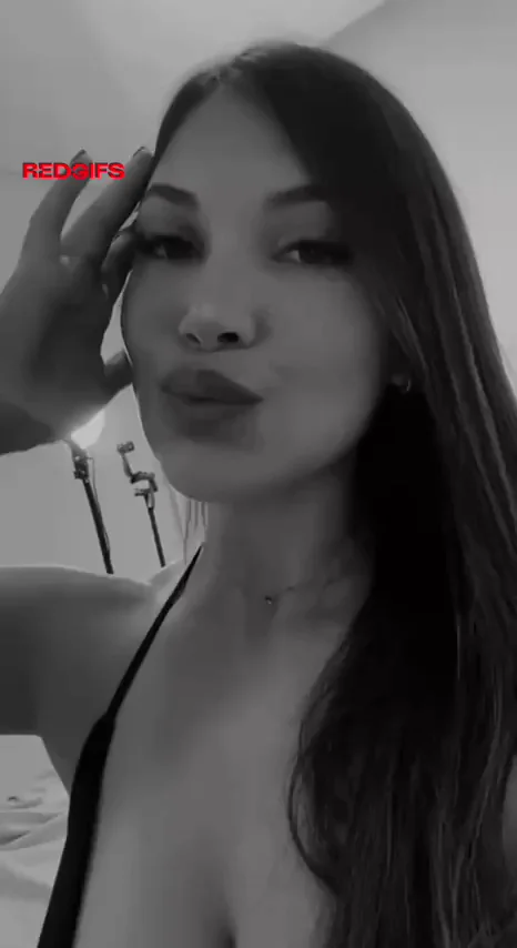 Cleavage that cannot be containedd