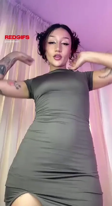 what do u honestly think of my pussy rn?