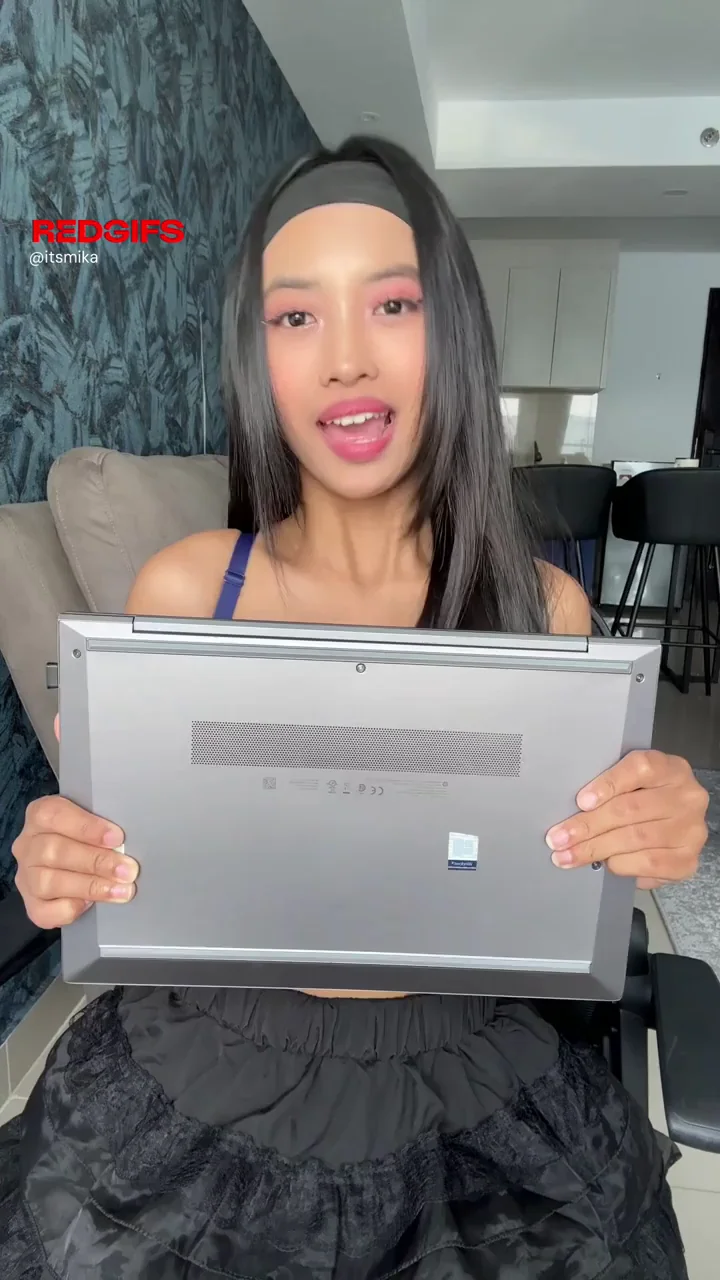 Doing a nipple flash with my laptop