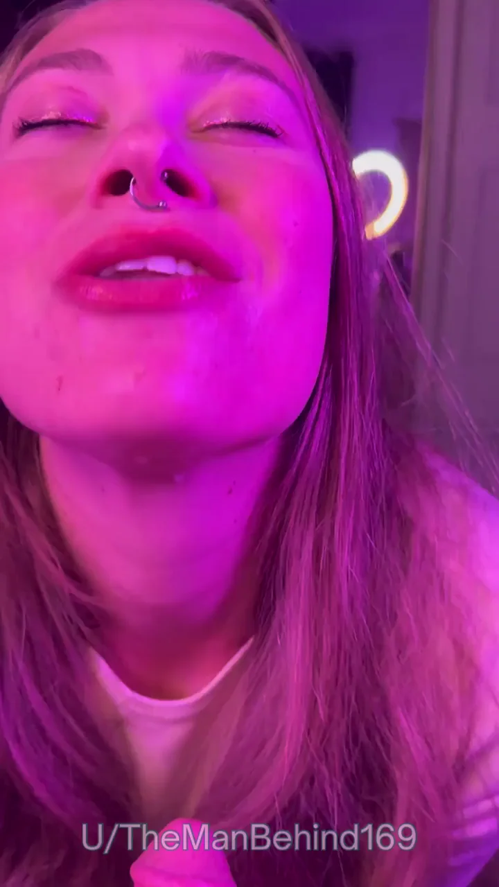 Overflowing mouthful to cum play