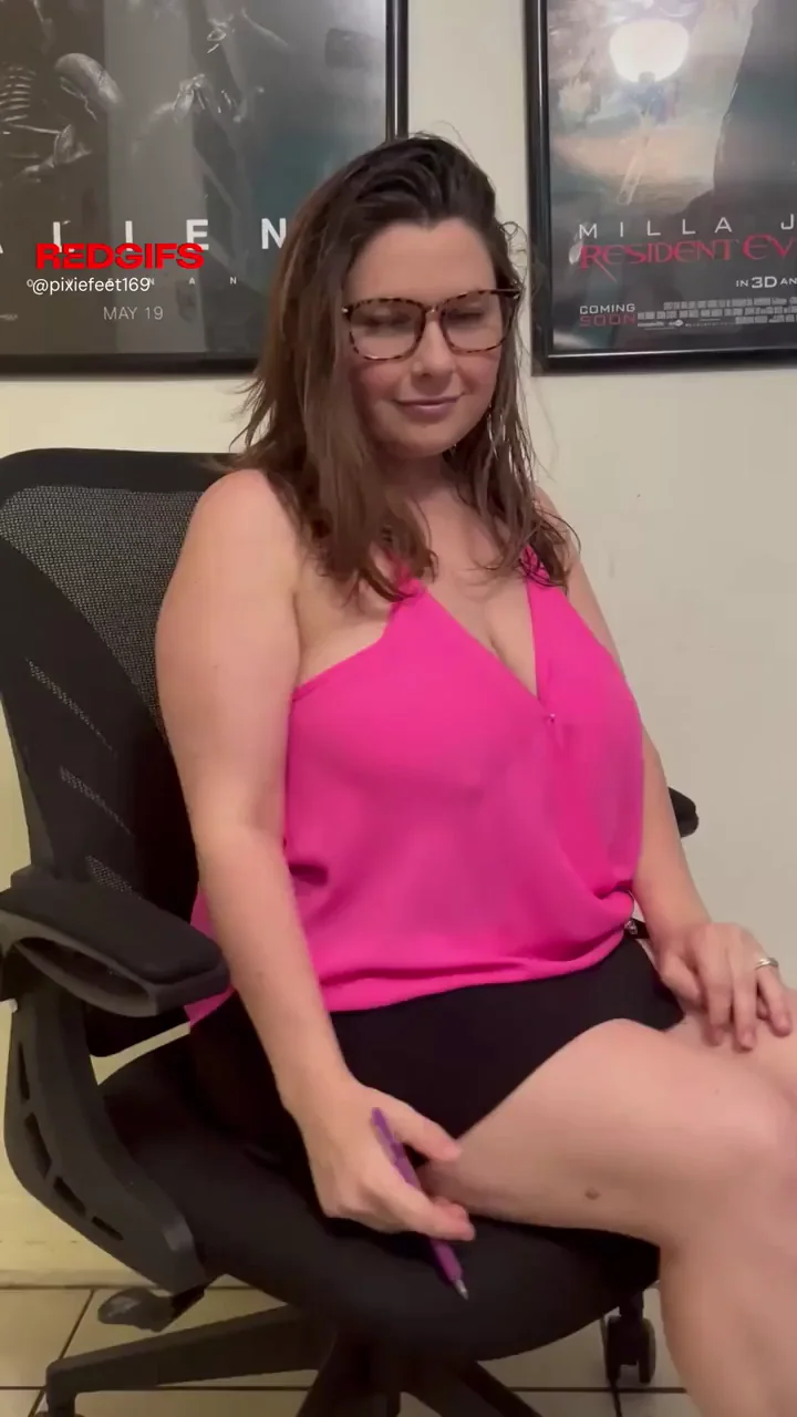 Curvy Secretary Slut: Big Tits Tease & Wide-Open Spread for the Boss