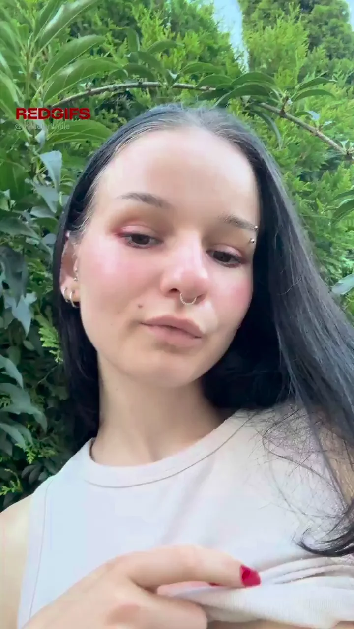 tits out in public like always