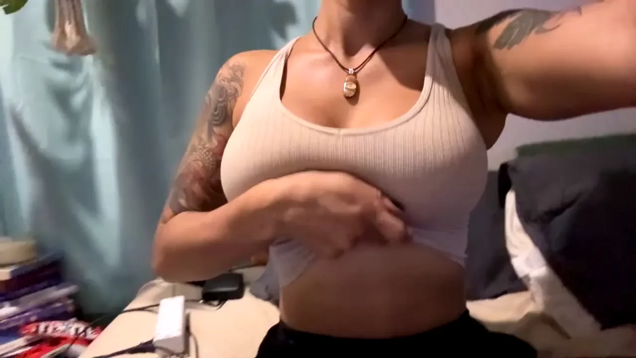 Ebony Babe's Massive Mommy Milkers Ready to Suck 😍💦